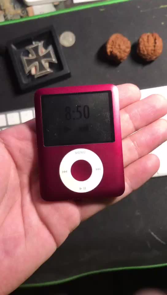 ipodnano3小胖子限量红色把玩