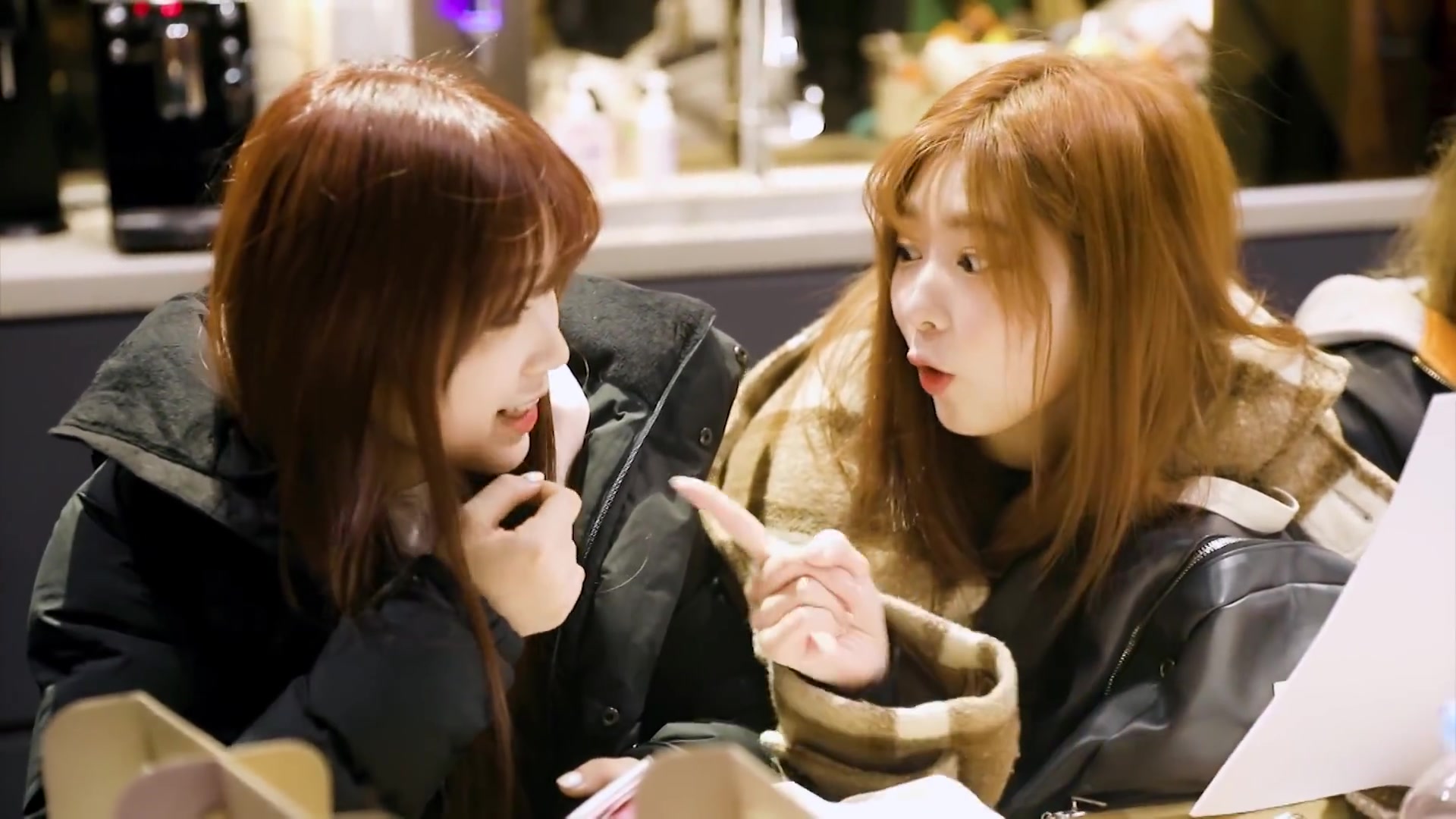 izone - airplane recording behind