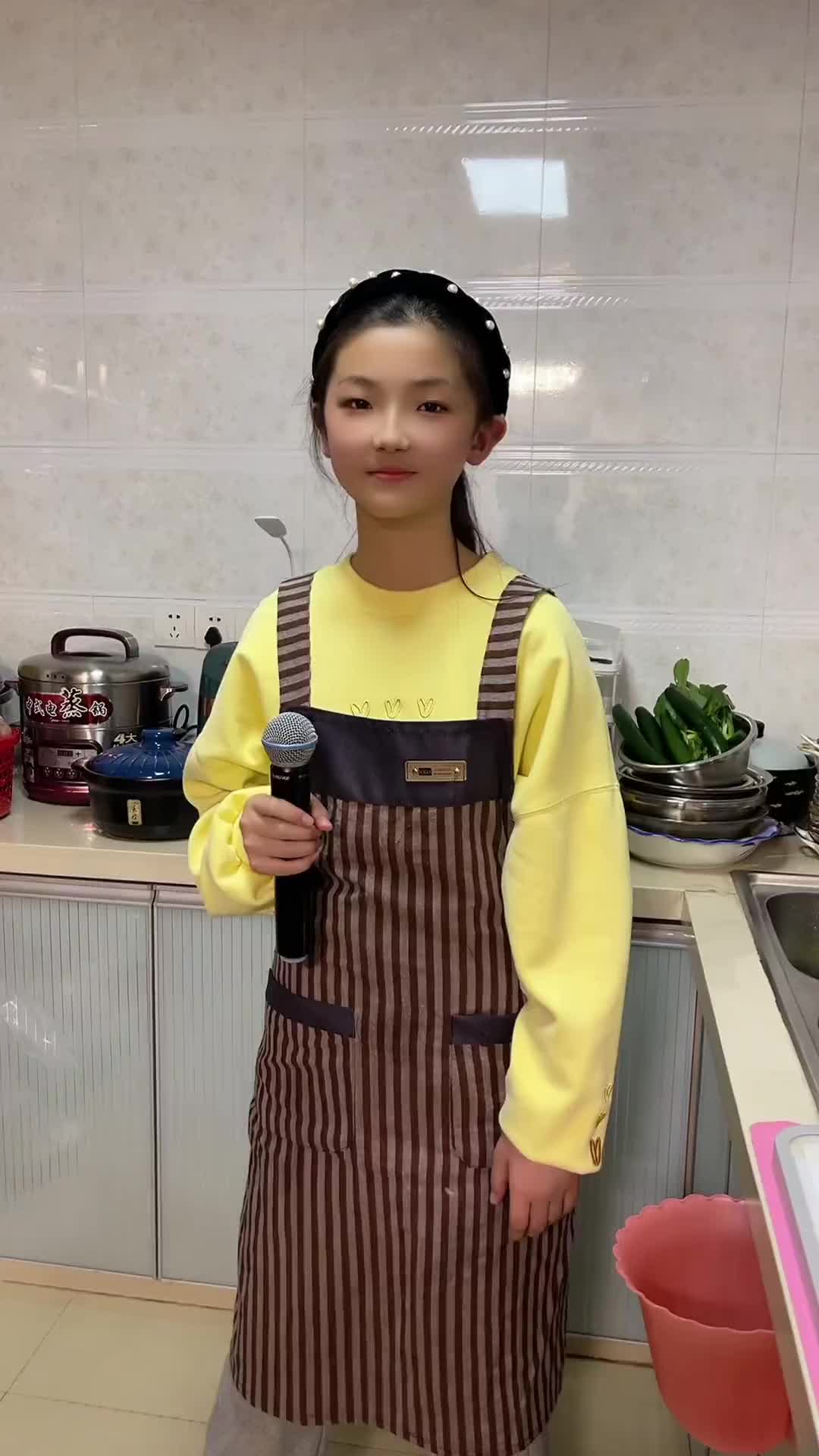 掌心之中爱唱歌的小女孩最美童声