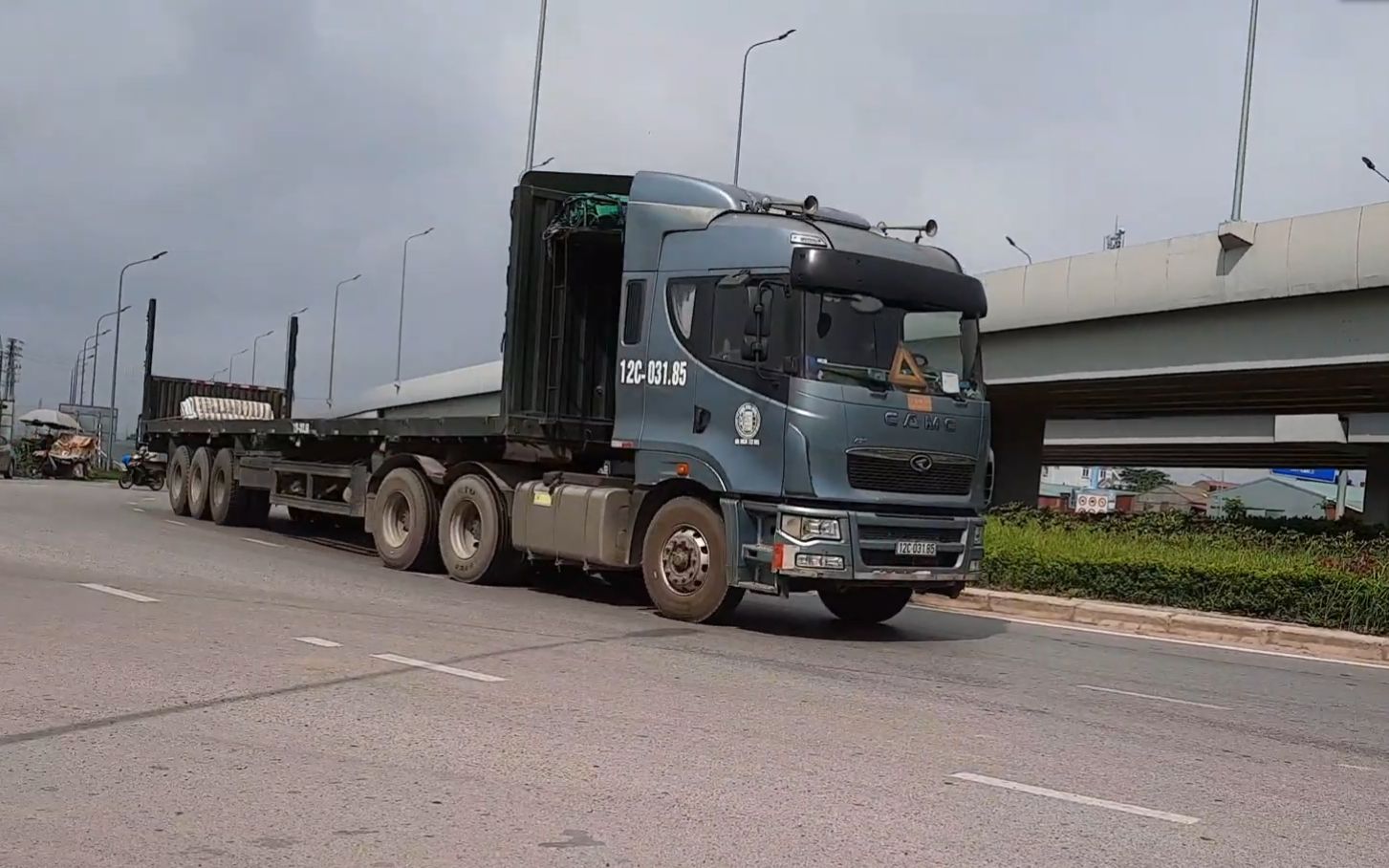 【越南卡车实拍】中越边境附近重卡合集2