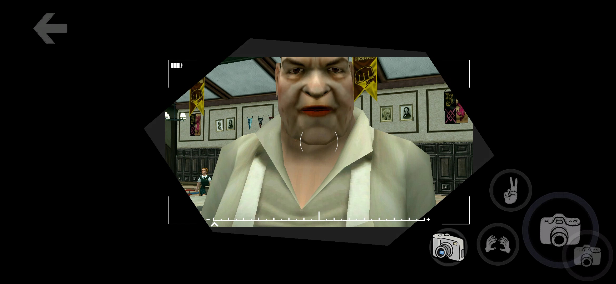 恶霸鲁尼手机版,吉米在这里用数码相机给这人拍照.