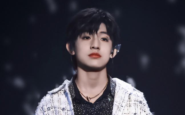 张泽禹你对我的灵魂失望但我的皮囊滚烫