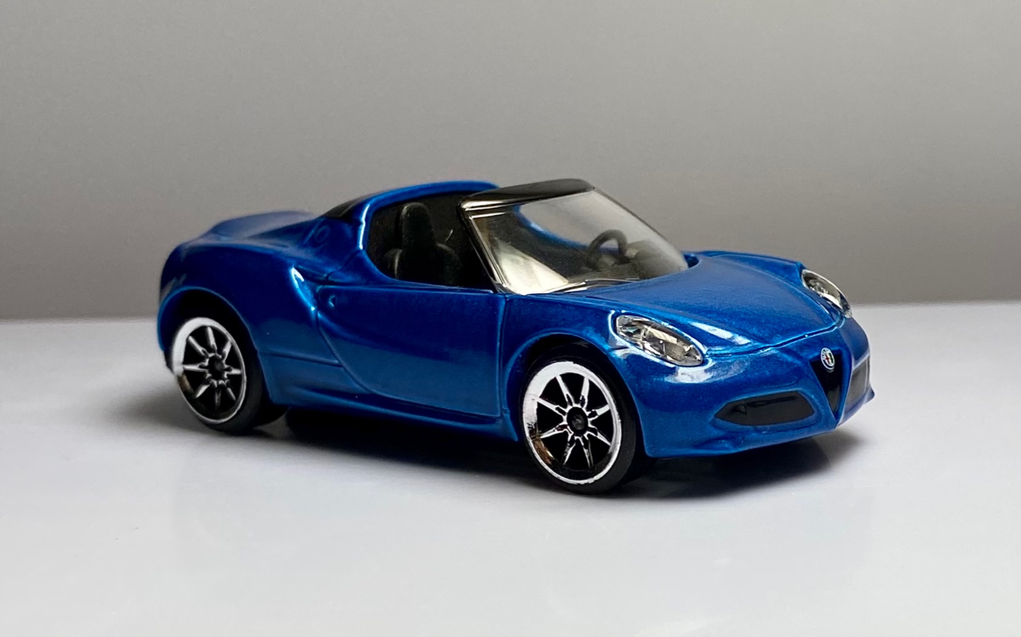 【莉莉】 今日开箱 美捷轮 阿尔法罗密欧4c(alfa romeo 4c spider)