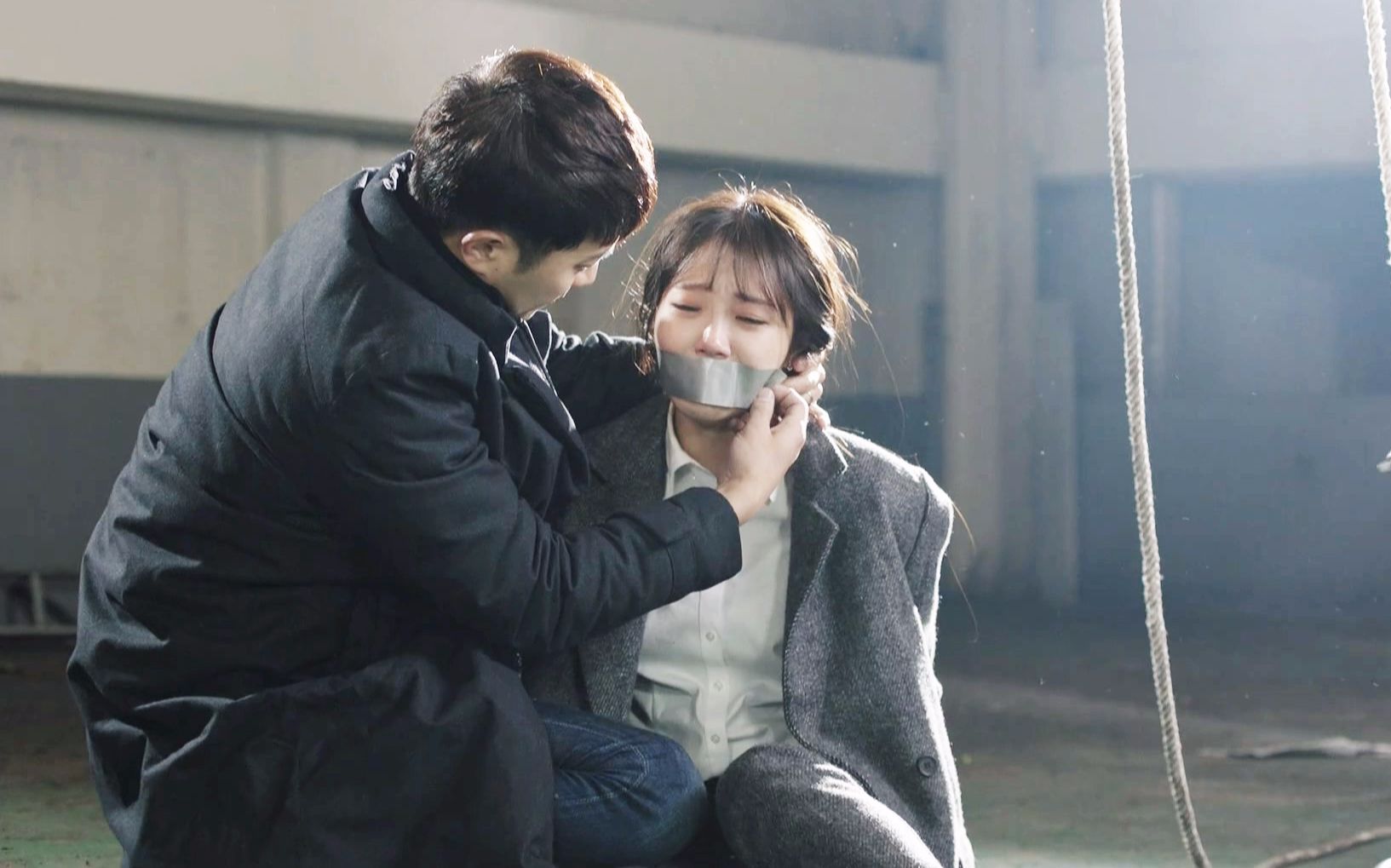 【郑恩地】untouchable e16大结局 俊书营救被绑的伊拉_哔哩哔哩 (゜