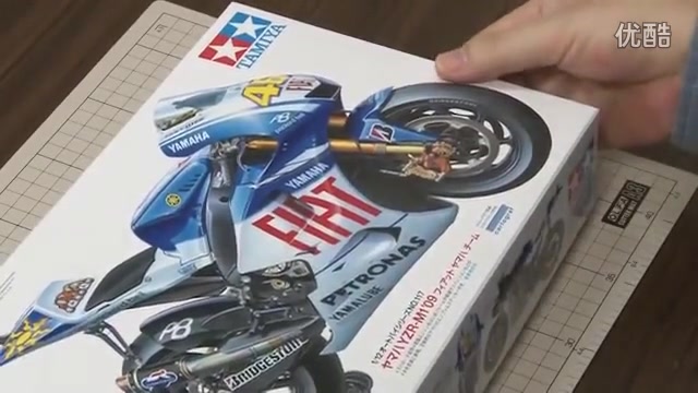 摩托车模型的制作 YAMAHA YZR M1 09  大人的模型道哔哩哔哩bilibili