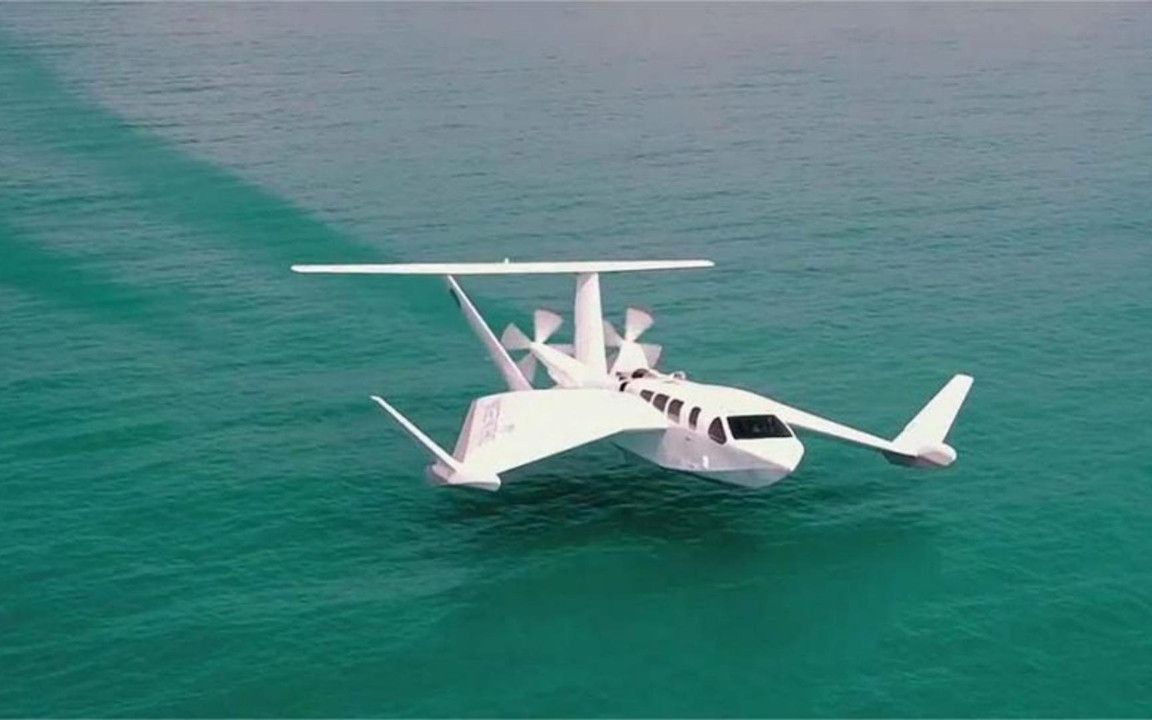 国外发明地效翼船,还能在水面上飞,时速最高150km/h