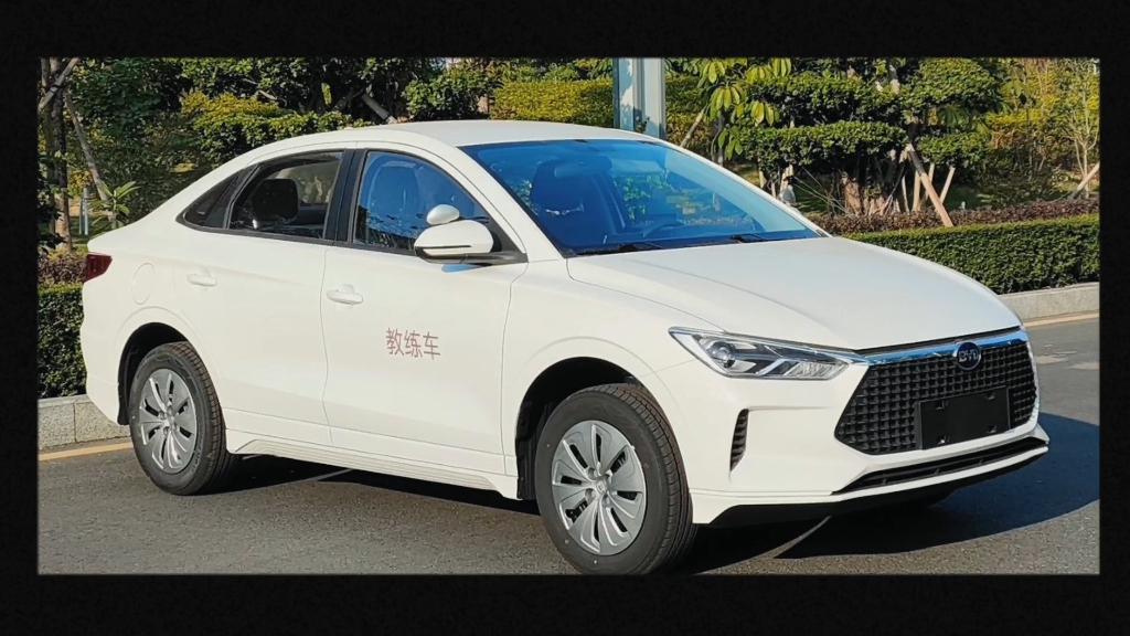比亚迪也出教练车了?