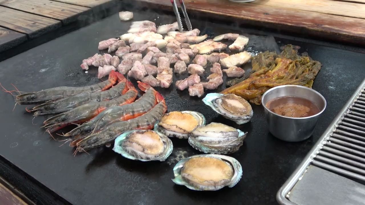 韩国户外铁板烧,烤肉烤虾