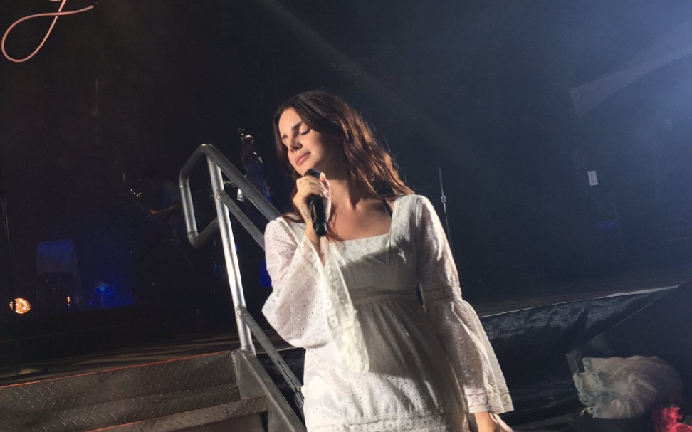lana del rey live at ohana point festival 2016