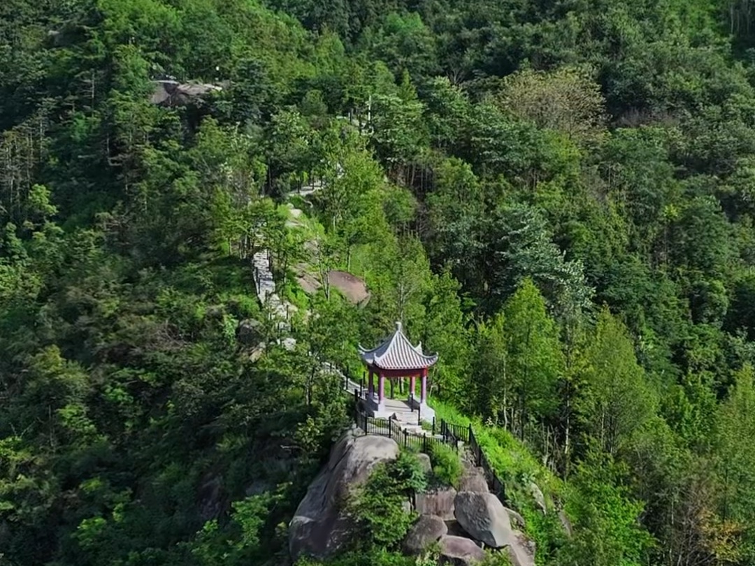 别问这是哪，问就是锡山森林公园，爬山观景绝佳之地。