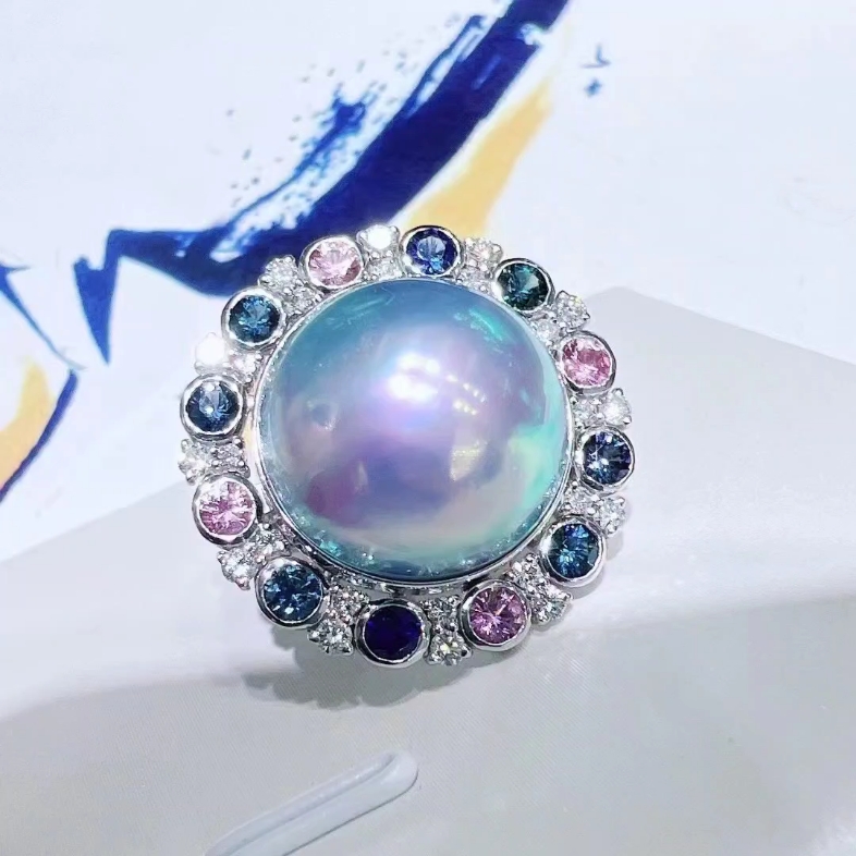 极光蓝马贝戒指 满圈彩宝钻石镶嵌 16-17mm 饱满圆润 侧面一处轻微