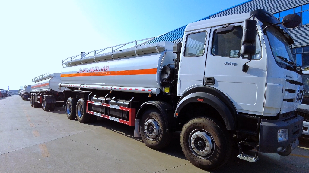 北奔重卡出口型20吨油罐车#dou是好车 #油罐车