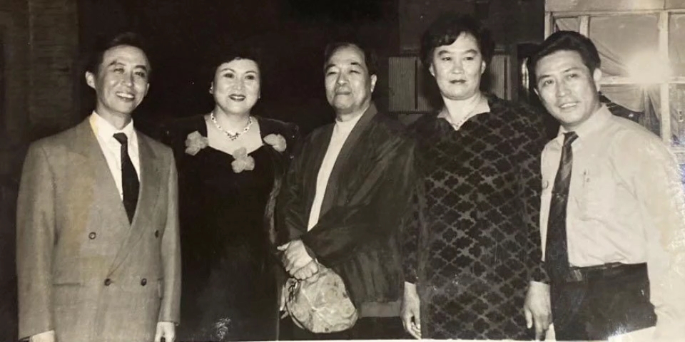 田连元刘兰芳袁阔成连丽如张志宽早年的黑白合影