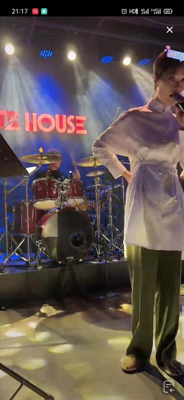 余超颖 #月牙湾 #好听的声音 #音乐现场 #多才多艺