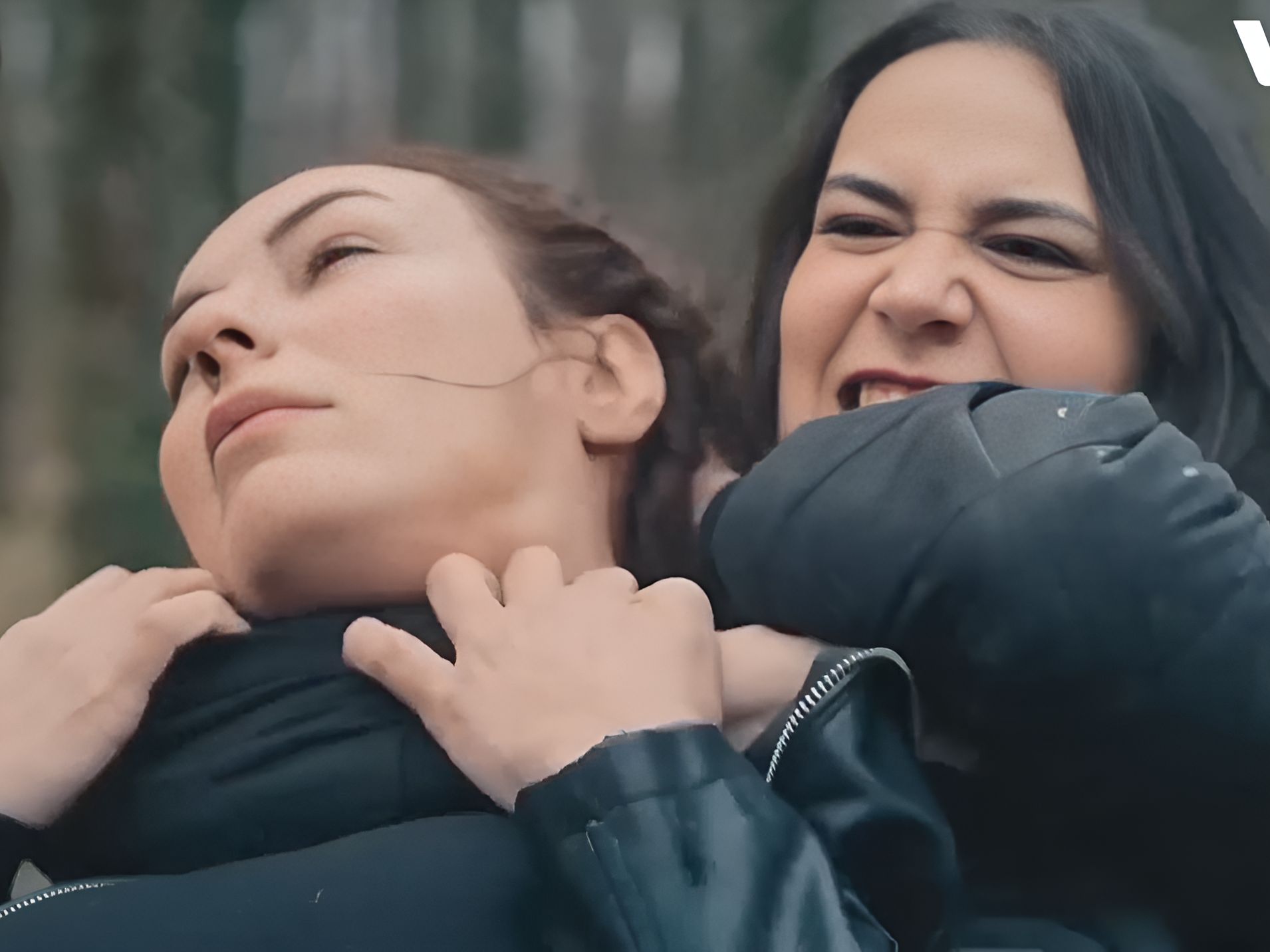 女反派一声惨叫 无法破解女特工的裸绞战败