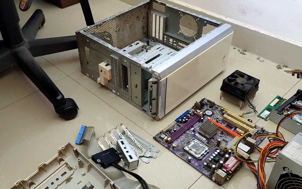 [一手灰]13年的电脑主机拆机,还能卖20块吗?