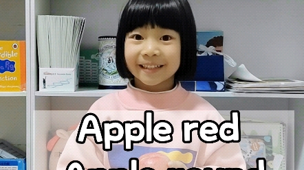 Apple red apple round,苹果圆圆苹果红.歌词简单,朗朗上口,非常适合英语启蒙的宝贝学习.哔哩哔哩bilibili