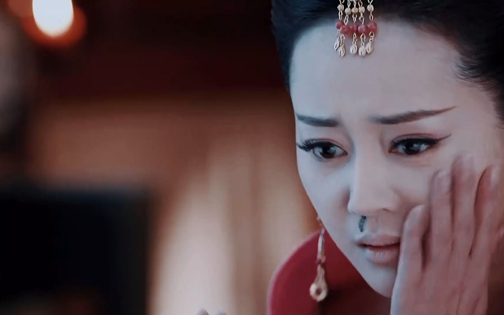 她每次礼佛,宫里就丢一条人命,阴德妃就像死神一样,预知着宫人们的