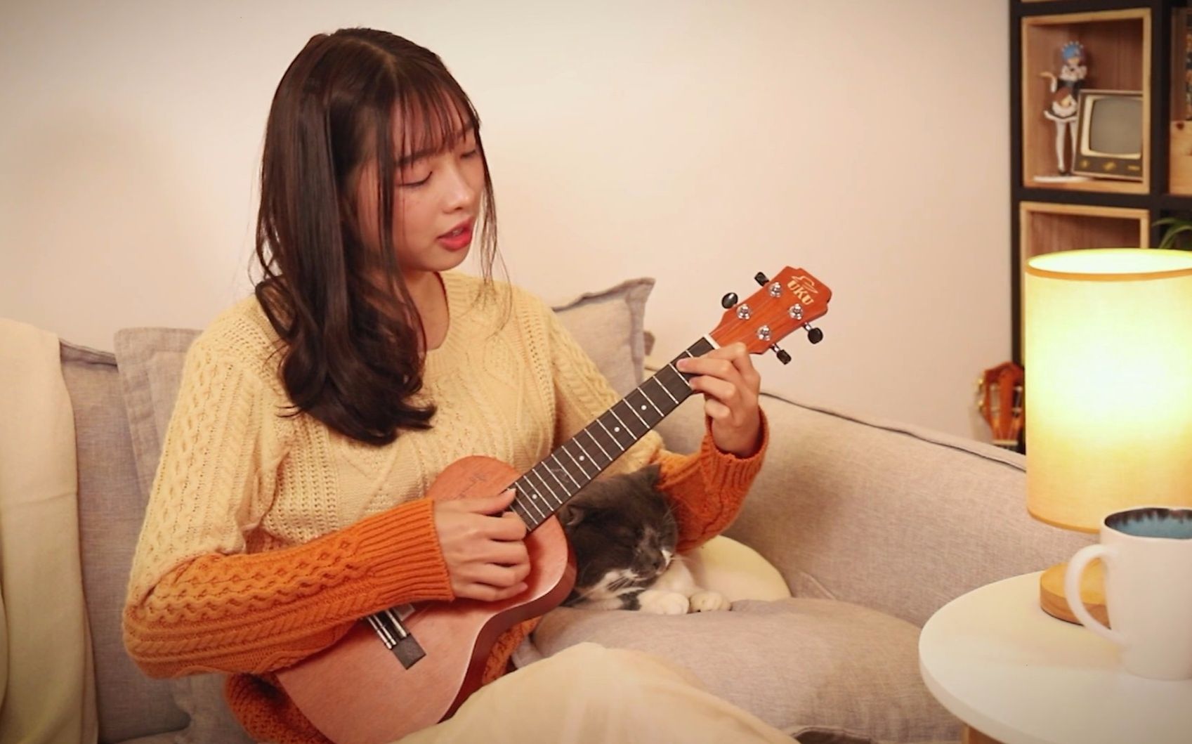 【杨可爱ukulele】女声弹唱《我们不一样》柔情