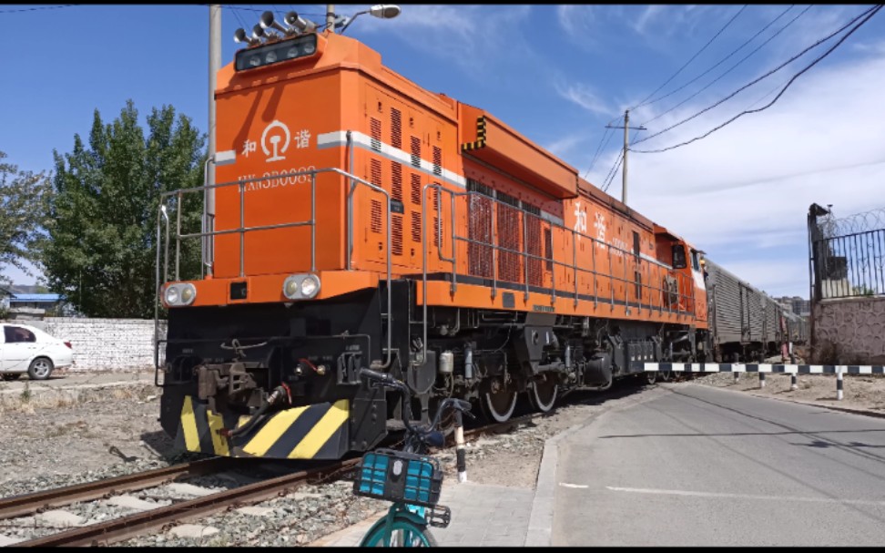 【铁路道口】呼和浩特光明路道口hxn3b繁忙调车 (双闪通过 ,"下课铃"