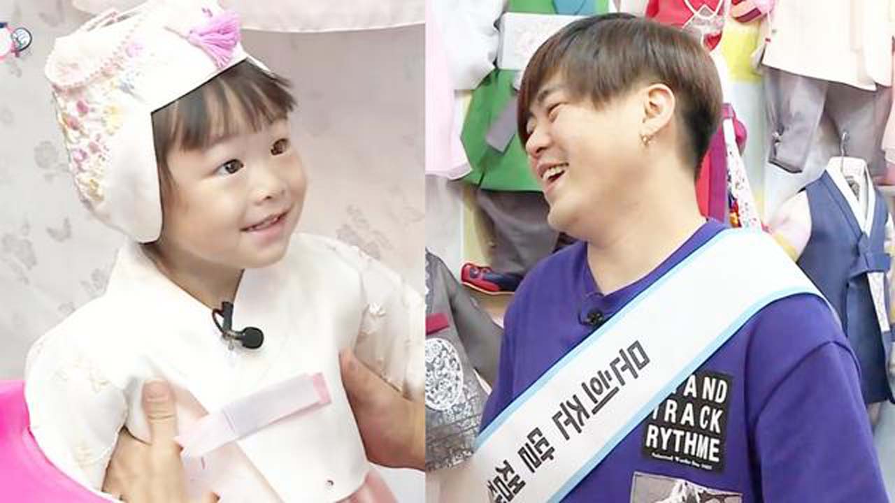 文熙俊女儿换上韩服当爸的满脸微笑文队过节不忘问候李秀满_哔哩哔哩