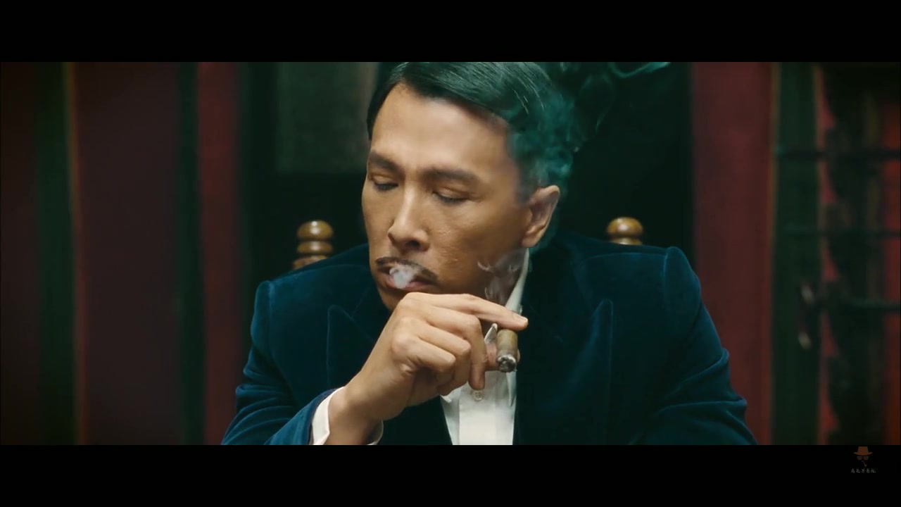 没想到甄子丹贴上小胡子在牌桌上也这么厉害