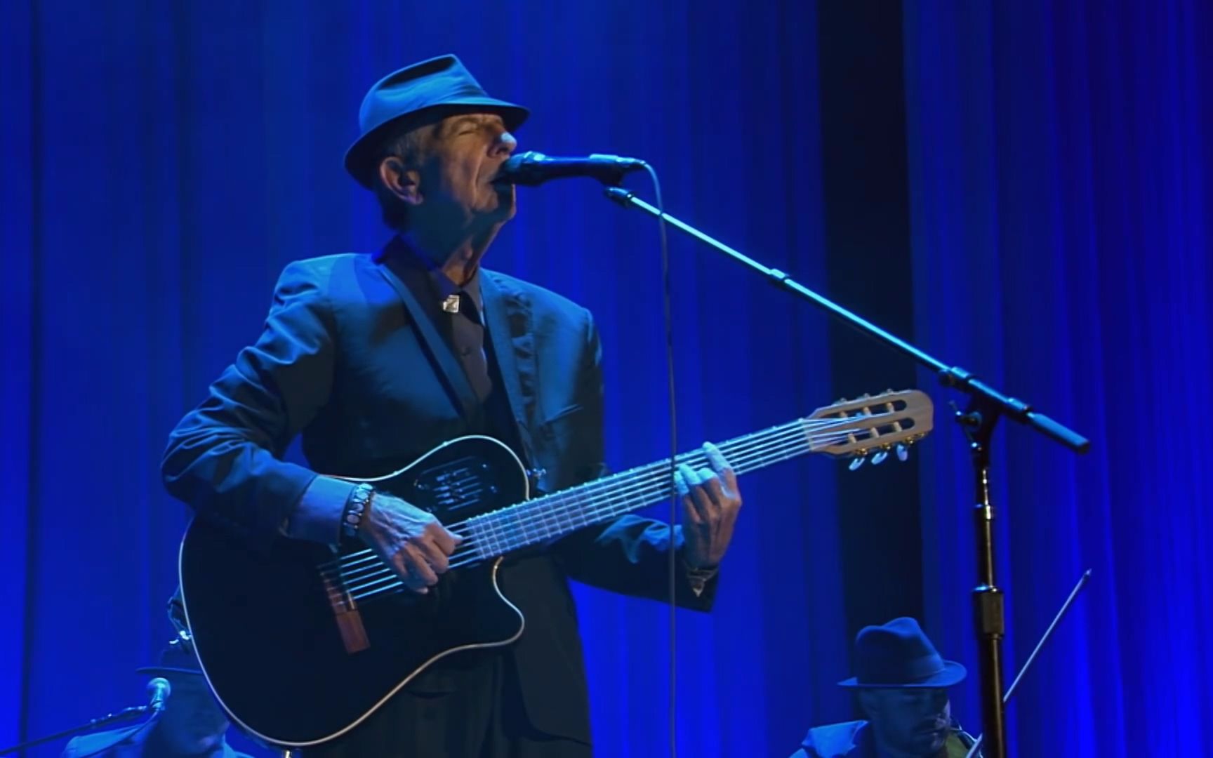 [图]Leonard Cohen - Famous Blue Raincoat 1080P 双语字幕