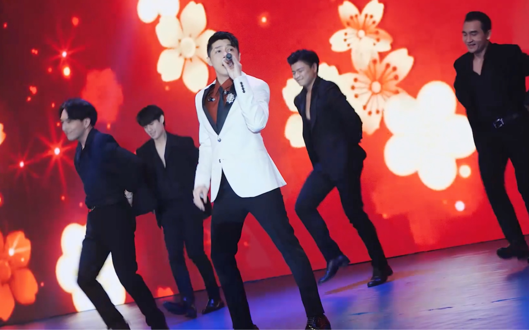 [图]【阮福盛】2022.2.8 NQĐLG+I'm Still Loving You-Sacombank Leo Event Noo Phước Thịnh