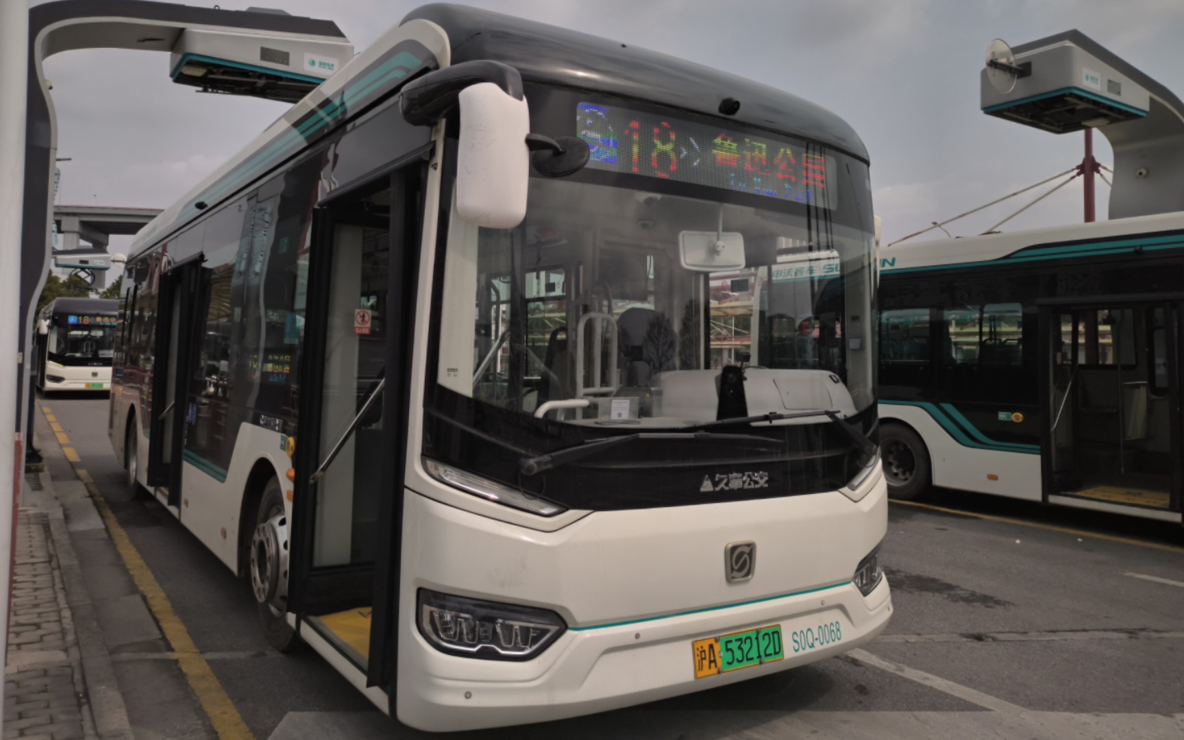 18岁生日,当然要来18路啦,上海公交18路vlog 南浦大桥(沪军营路)>>