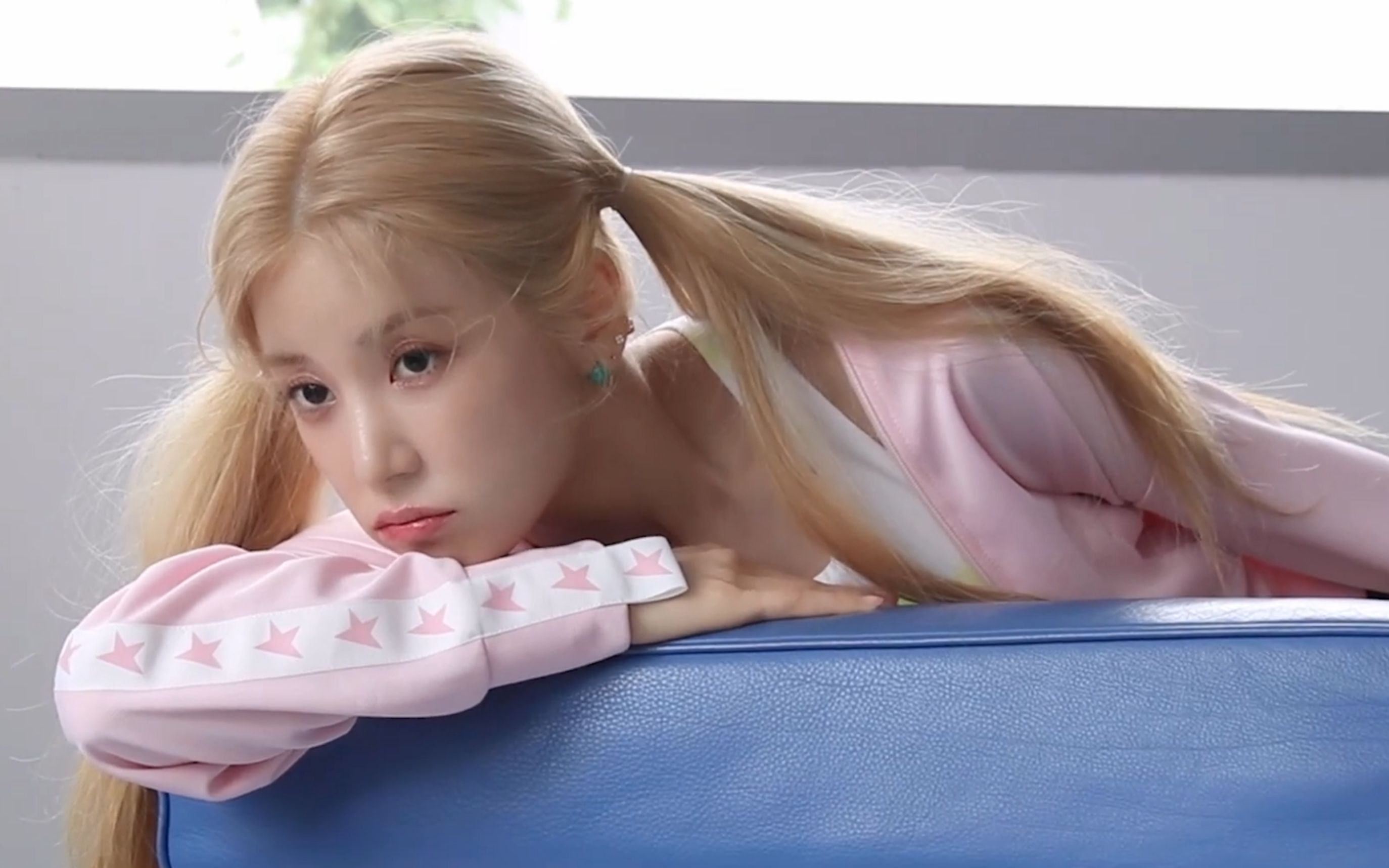 【apink初珑】超美杂志拍摄花絮现场