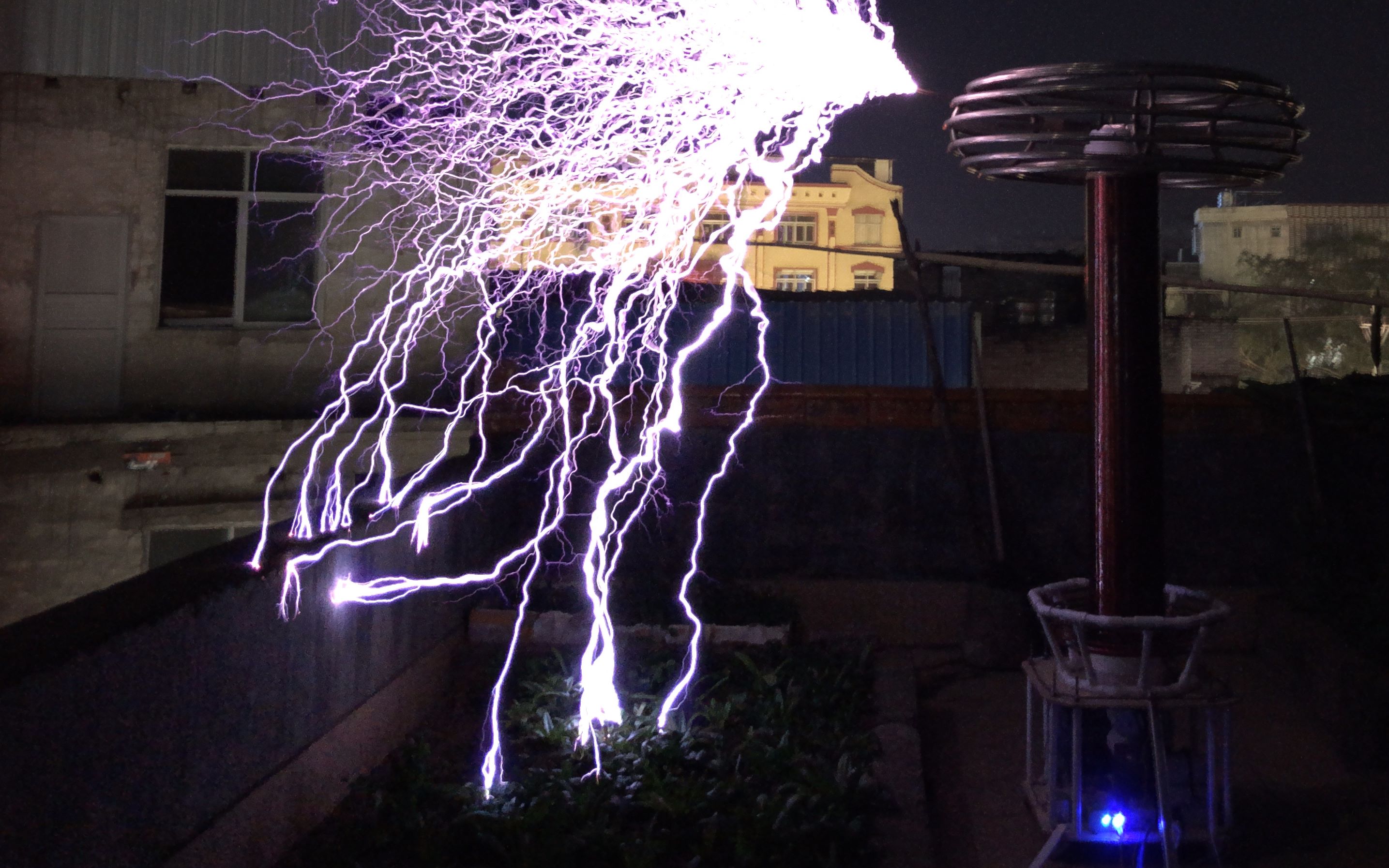 diy,音乐特斯拉线圈,drsstc,尼古拉特斯拉,人造闪电,电弧,高压电,技术