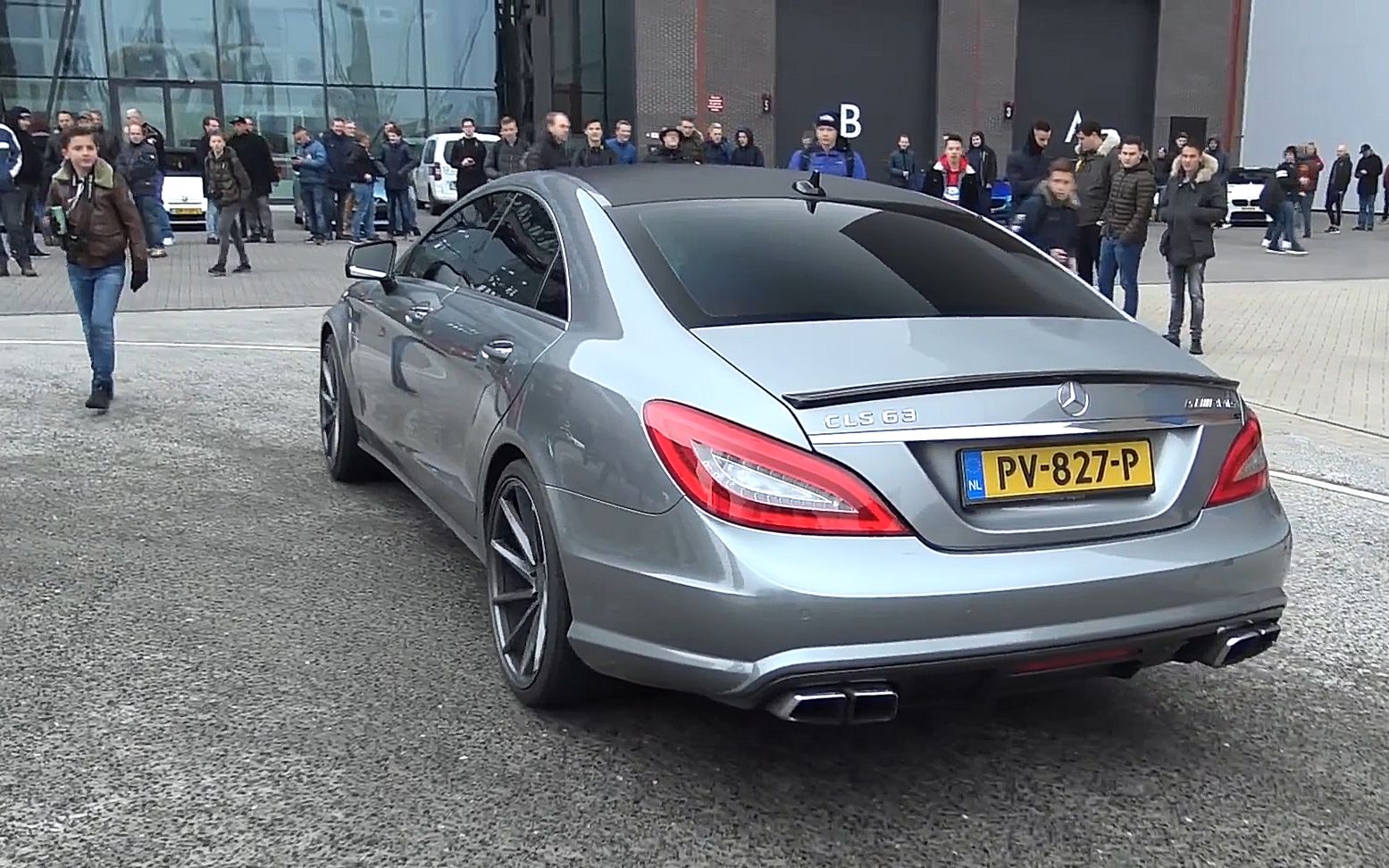 [图]700HP梅赛德斯奔驰CLS63 AMG BiTurbo - 车身造型与线条设计上却总是能走在潮流的尖端！