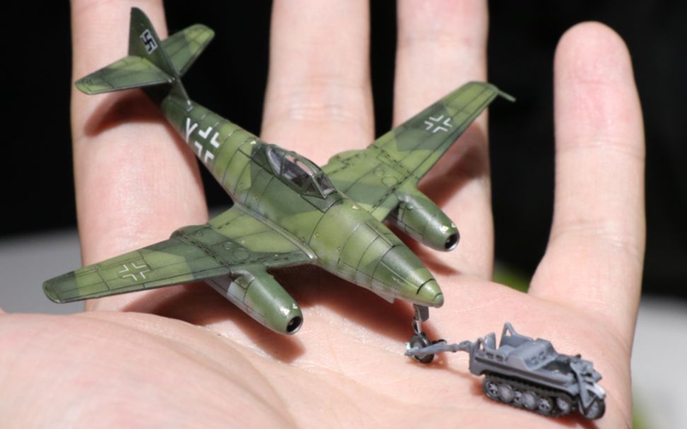 【过程向】给这么小的飞机模型喷漆好喷吗?me262喷气式战斗机 1/144