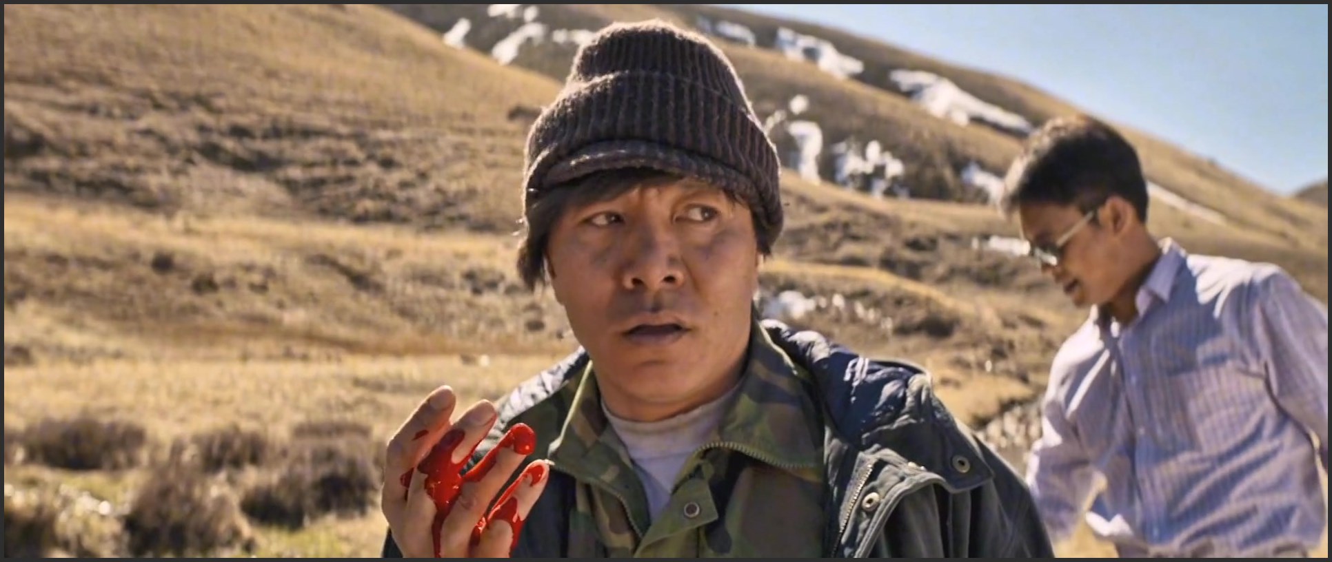 追凶者也:防不胜防,谈话间董小凤直接用匕首刺向修车司机