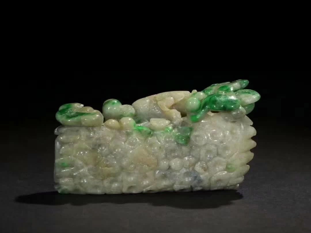 晚清,老翡翠"枯木逢春"雕件