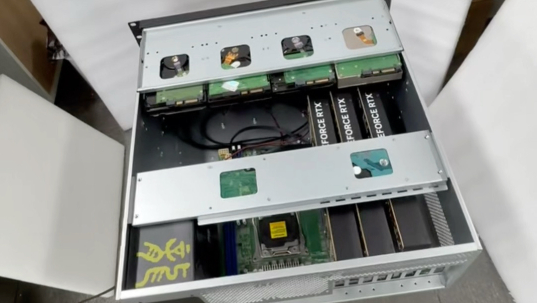 恒煜4U服务器短机箱可装360水冷,4GPU显卡位,可装370mm以内的显卡