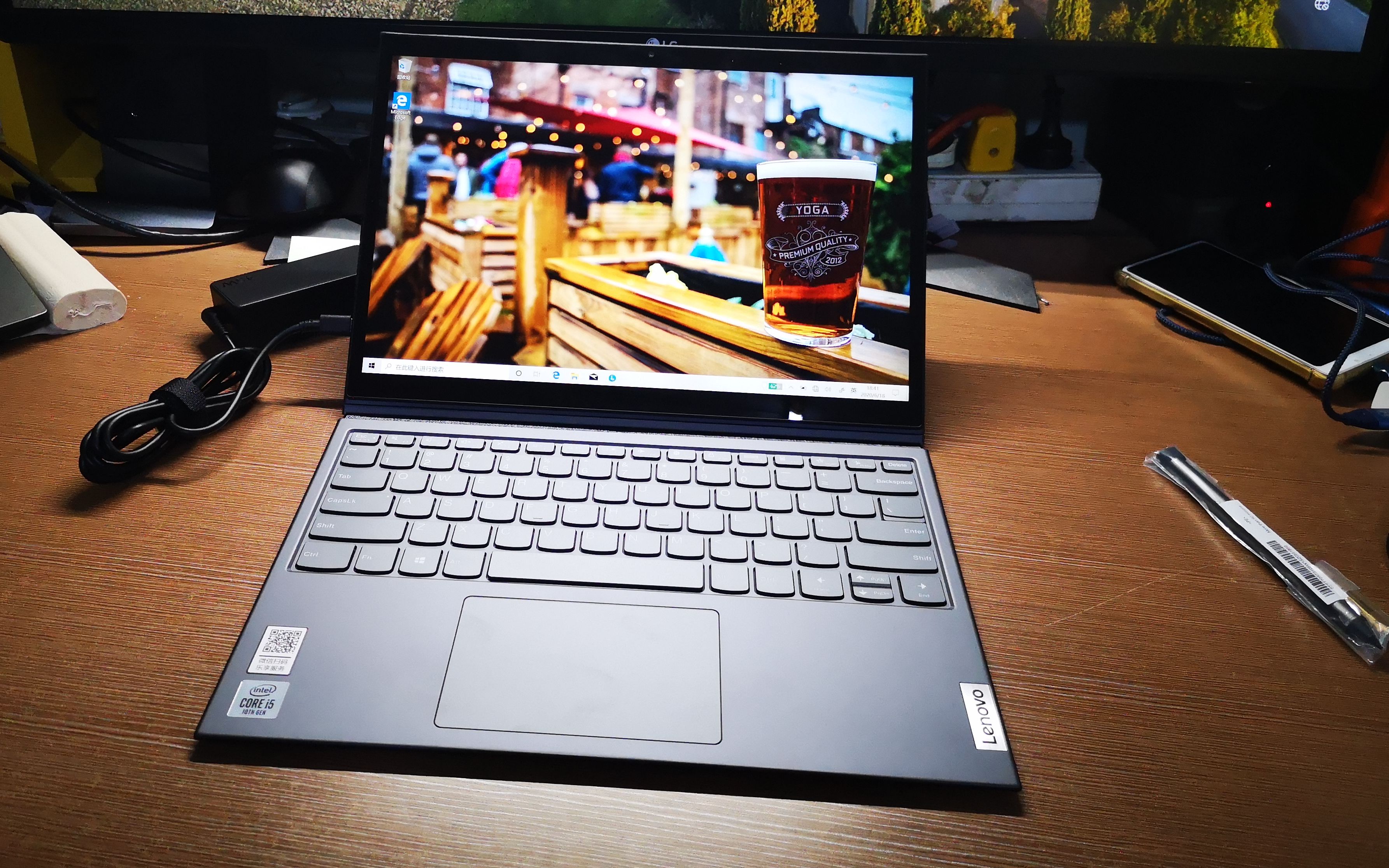 联想yogaduet的简单开箱视频