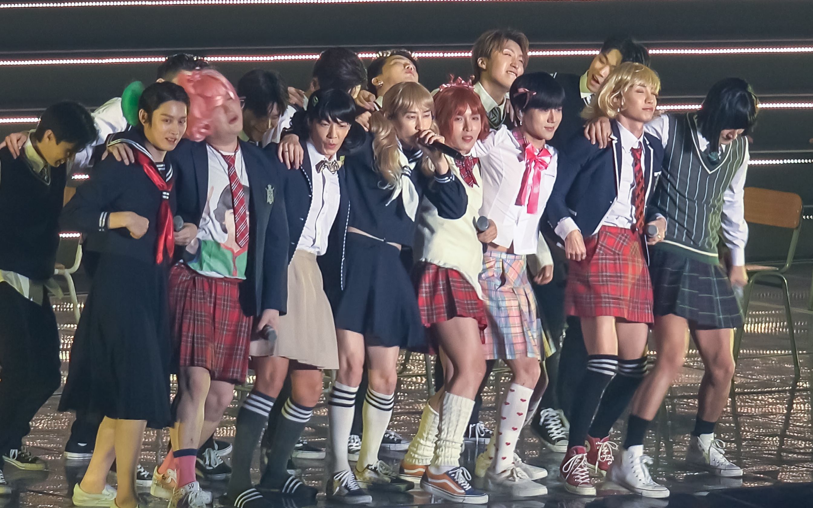 suju当司机和女装成员互搞内容略考古