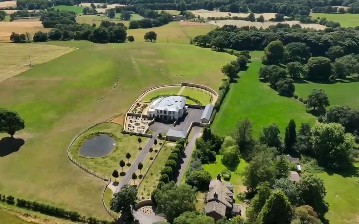 【豪宅参观】英国柴郡设计杰出的现代别墅