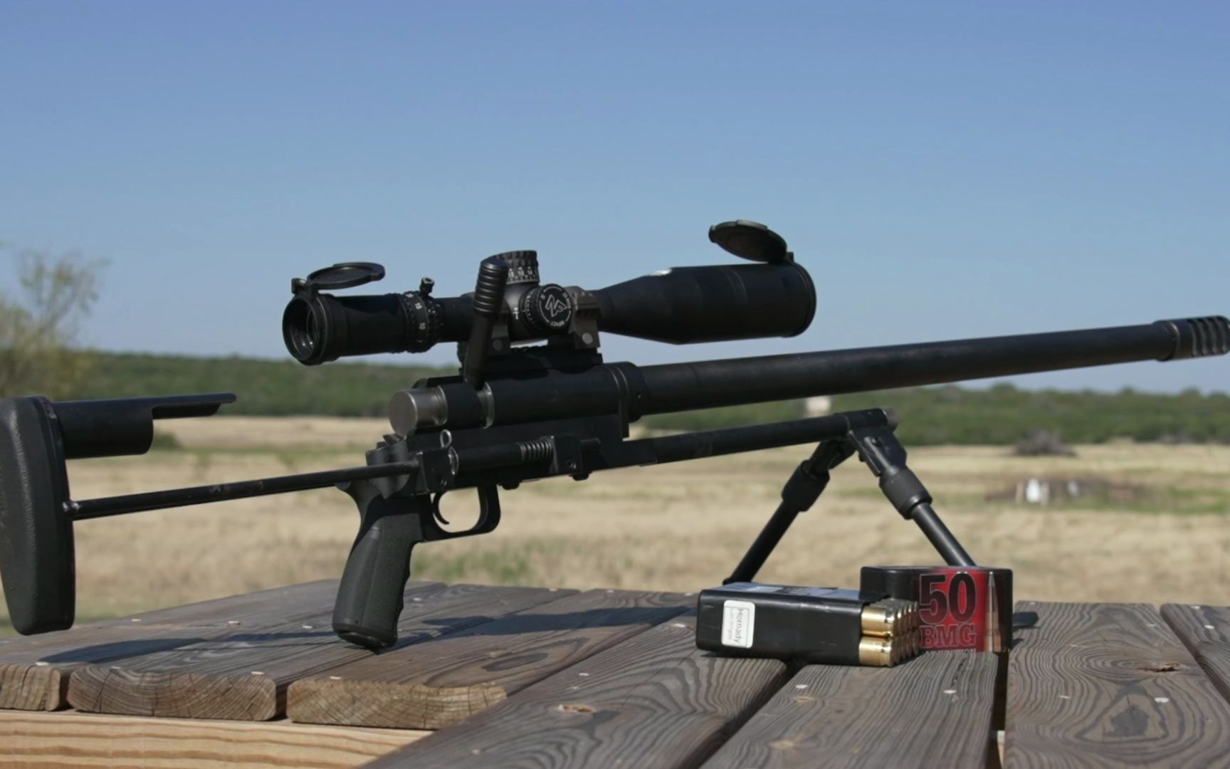 noreen ulr .50 bmg步枪射击1000码外10英寸圆形钢板靶