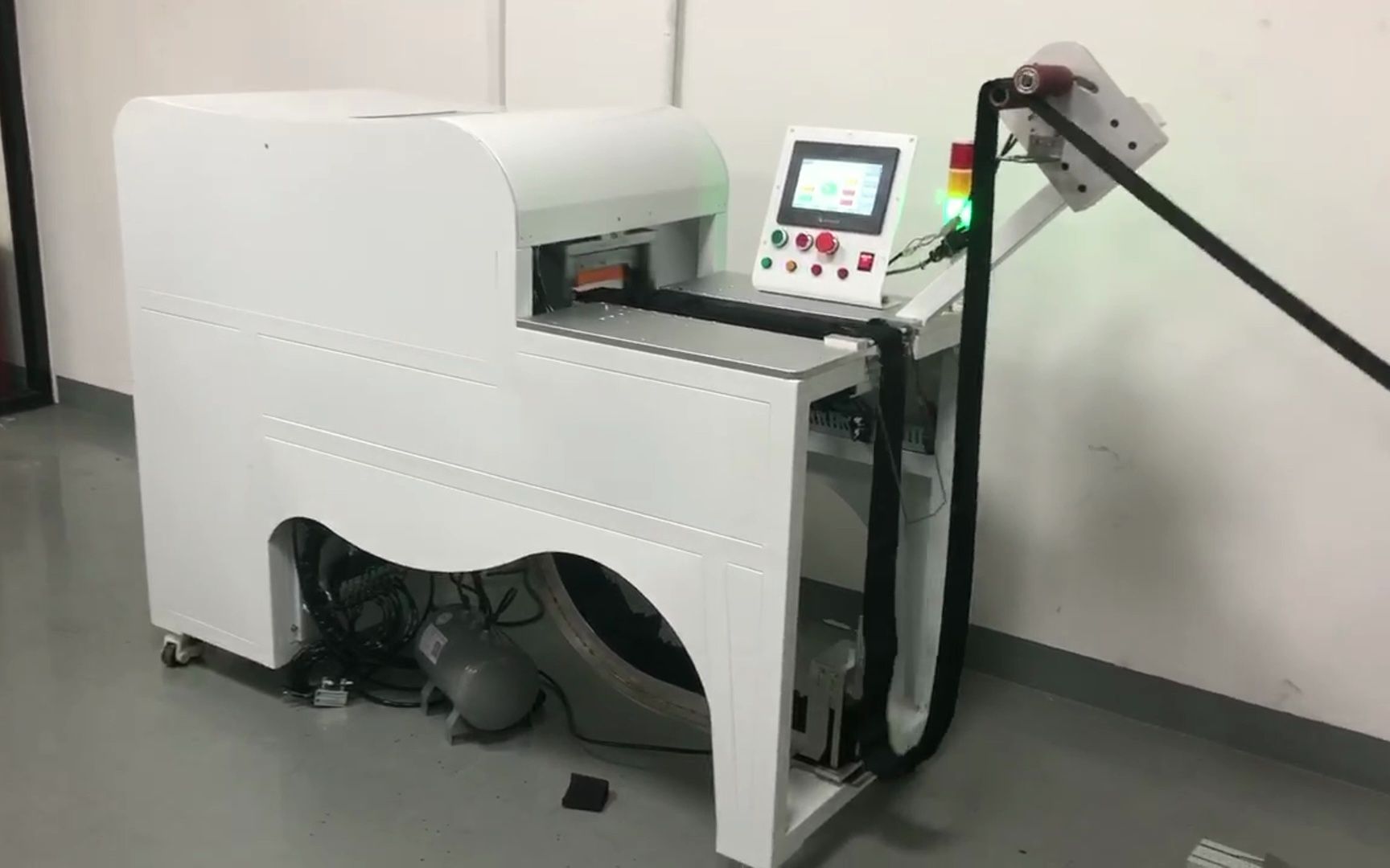 自动翻切螺纹袖口