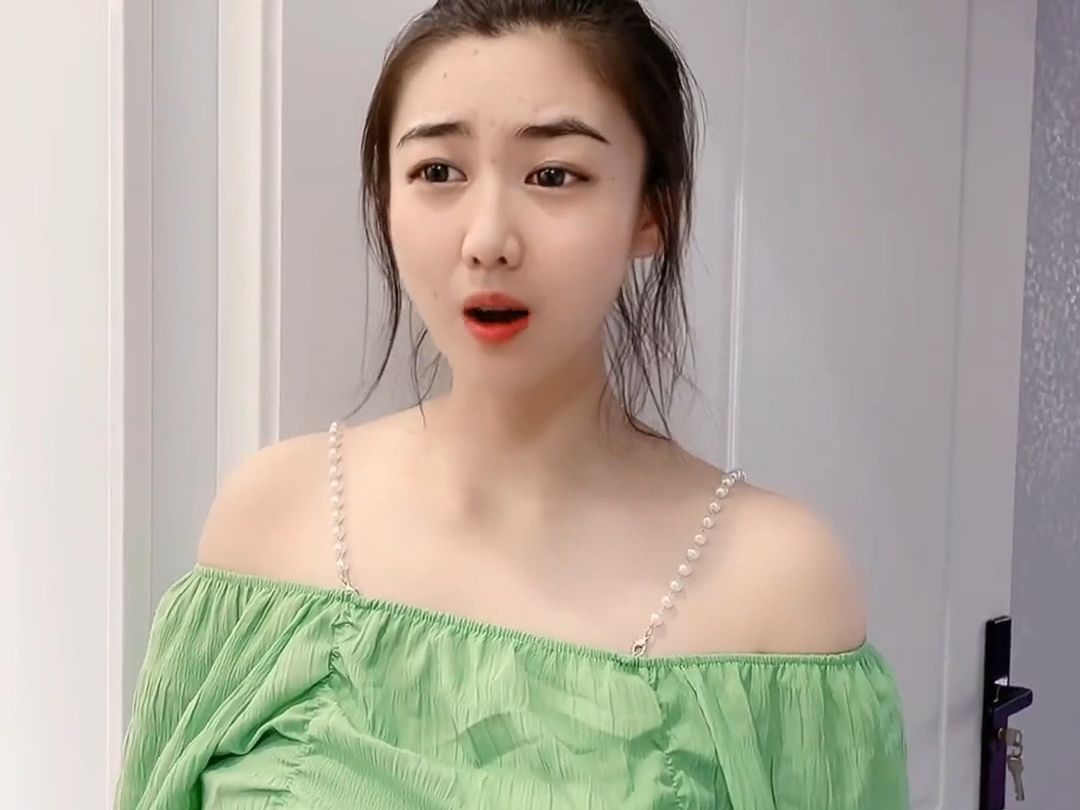 东北婆婆对姑爷也是满满的关怀,还瞅啥,这标准大美人 看完迷糊不