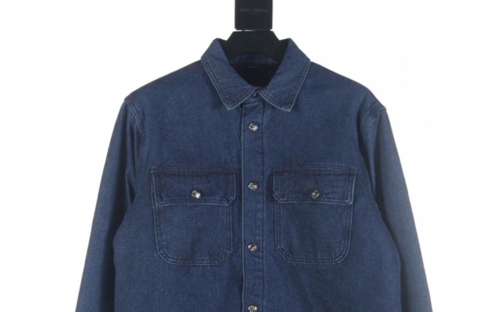 说一下高仿chrome hearts克罗心ch 2023fw 水洗牛仔夹棉服外套