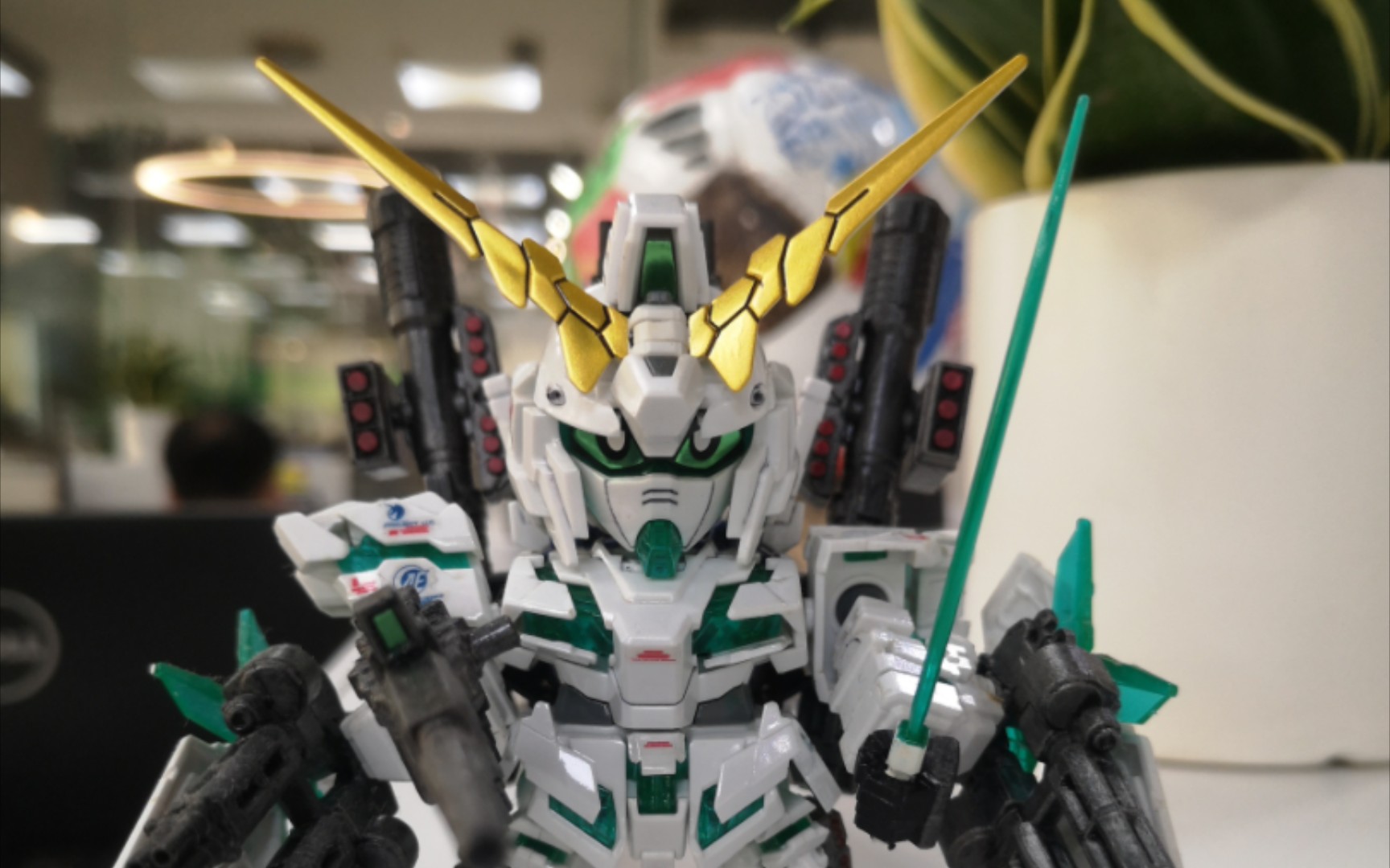 我人生第一台sd高达!万代sd全装独角兽高达