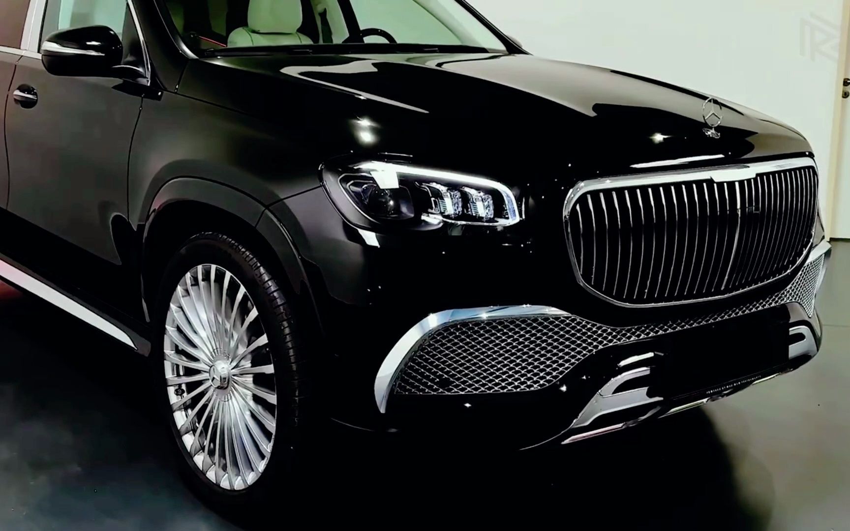 新款2024梅赛德斯gls amg迈巴赫,这才是终极豪华suv,秒杀保时捷卡宴