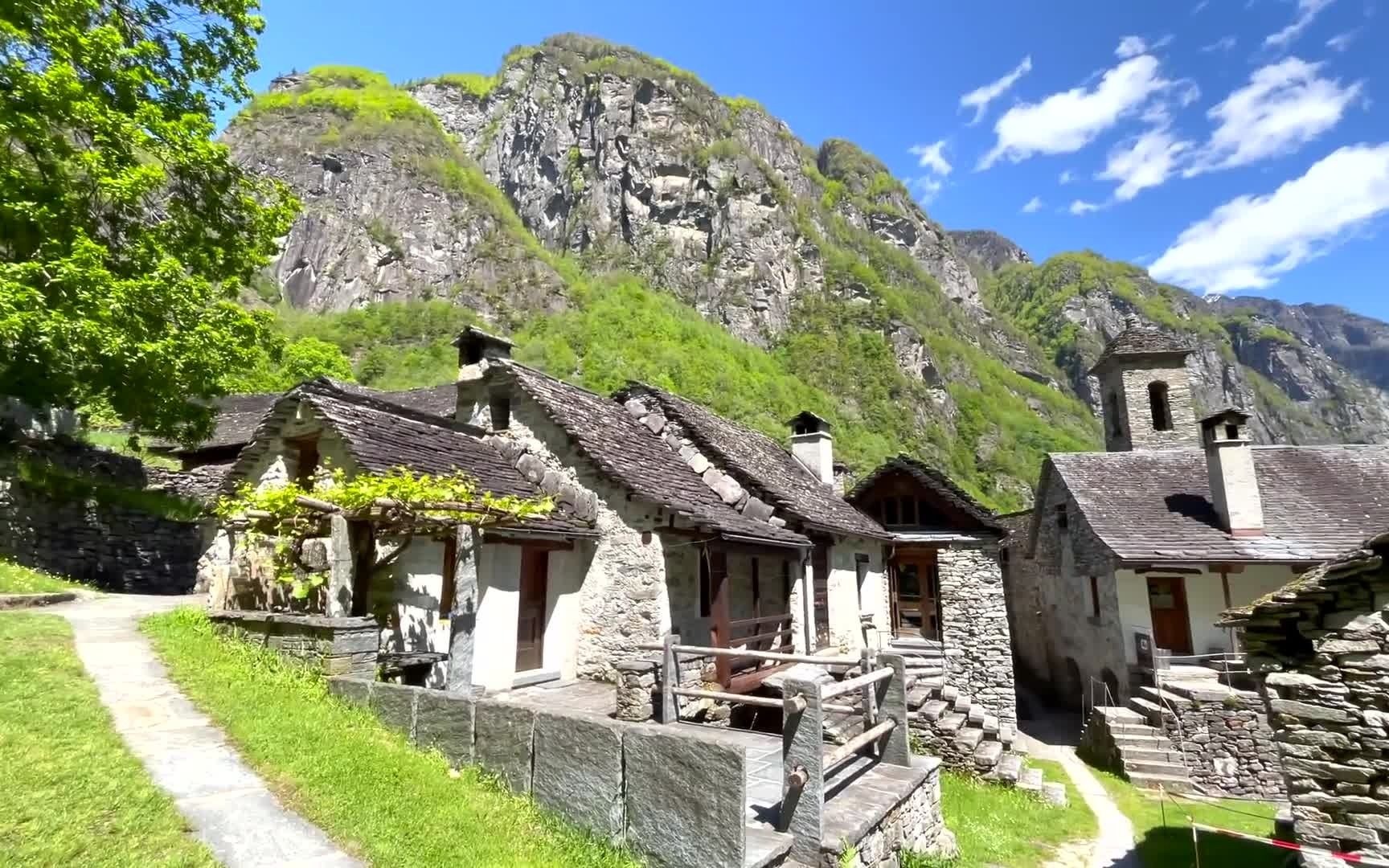 [图]FOROGLIO, Switzerland 夏天的瑞士童话小镇，阿尔卑斯山下的村落。