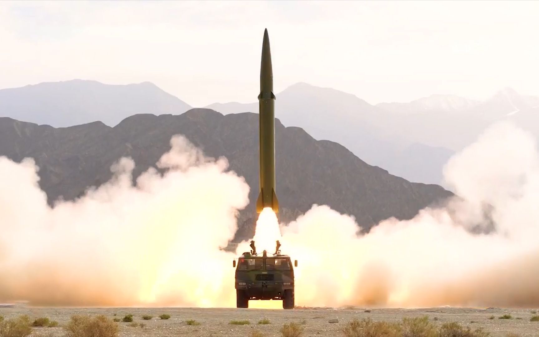 火箭军工程大学硬核"毕业考":真导弹 来一发!