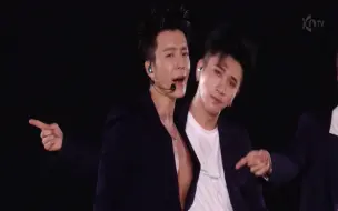 Télécharger la video: Super Junior - Black Suit + U + Sorry Sorry (191026 SMTOWN LIVE 2019 IN TOKYO)