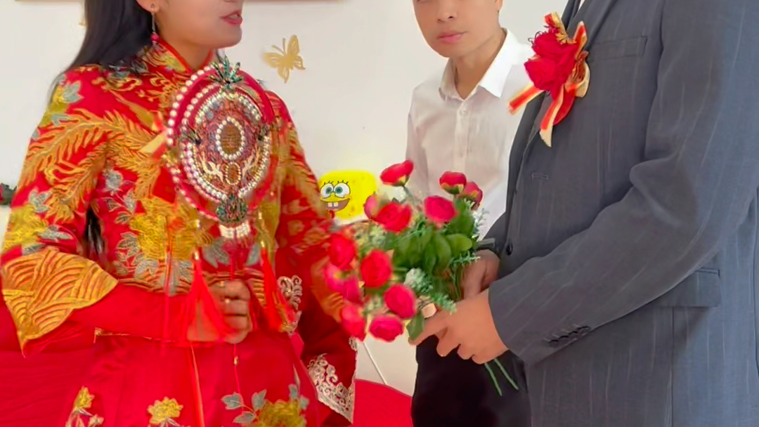婚礼当天,新娘闺蜜要求彩礼再加二十万,新娘:我结婚关你什么事……这