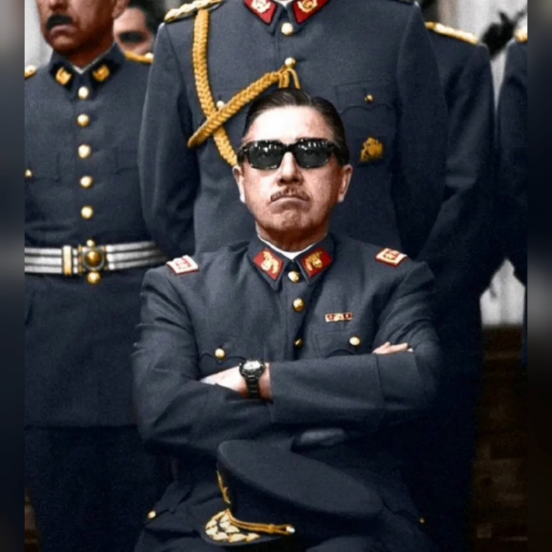 喜欢直升机和汽车炸弹的皮大帅